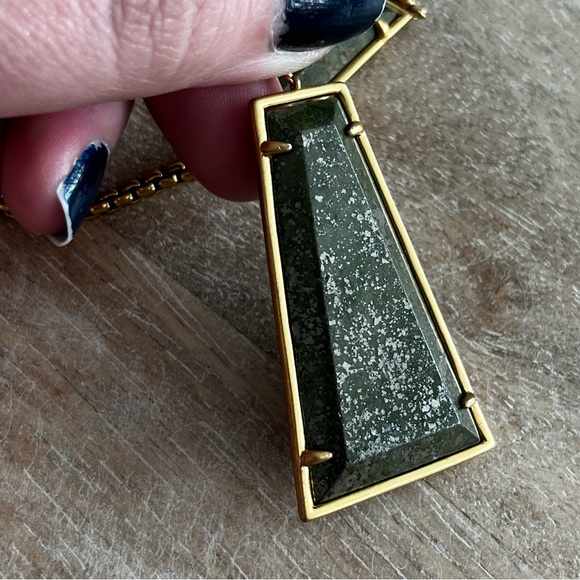 Kendra Scott Collins Y Necklace - Gold & Green - Picture 3 of 6